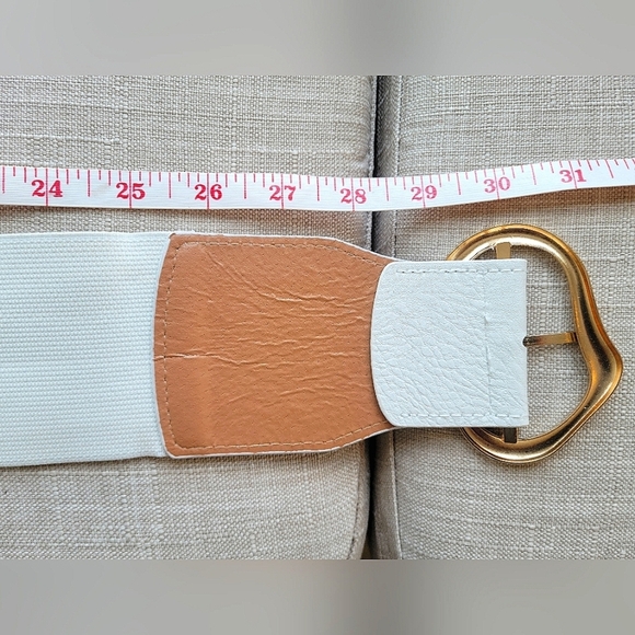 💥FREE with 3/$30 BUNDLE💥 White Belt with Gold Buckle - Picture 7 of 7